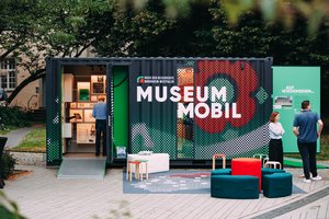 Der MuseumMobil-Container am Franziskanerkloster im Kempen. Foto: Jan Hees 